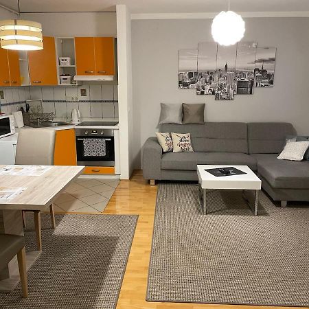 Apartman Luna Near Zagreb Airport Velika Gorica Bagian luar foto