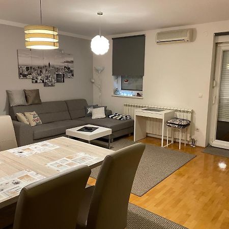 Apartman Luna Near Zagreb Airport Velika Gorica Bagian luar foto