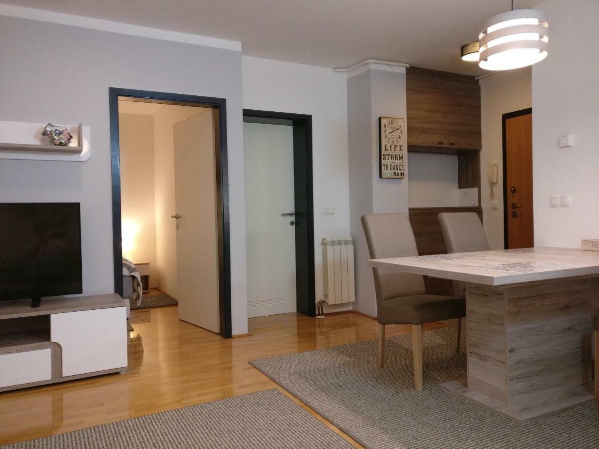 Apartman Luna Near Zagreb Airport Velika Gorica Bagian luar foto