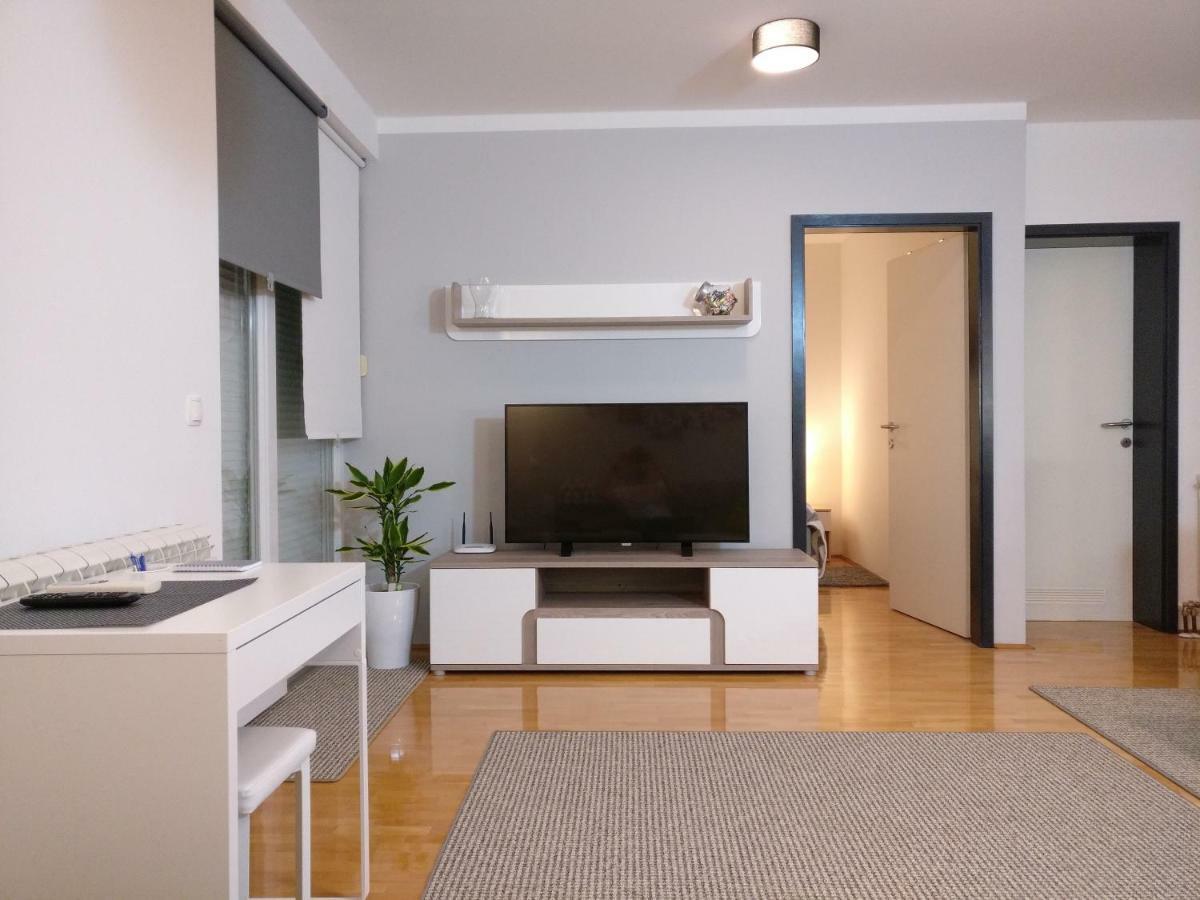 Apartman Luna Near Zagreb Airport Velika Gorica Bagian luar foto