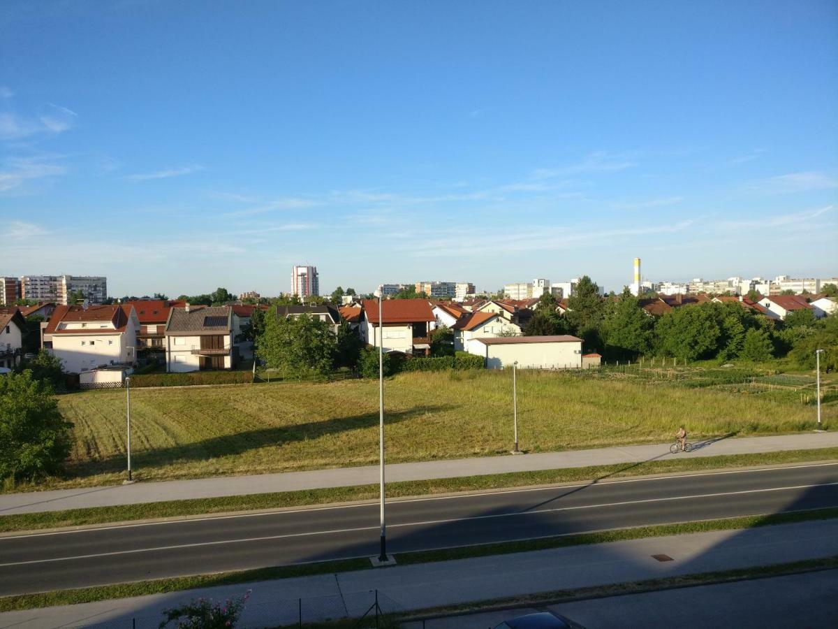 Apartman Luna Near Zagreb Airport Velika Gorica Bagian luar foto